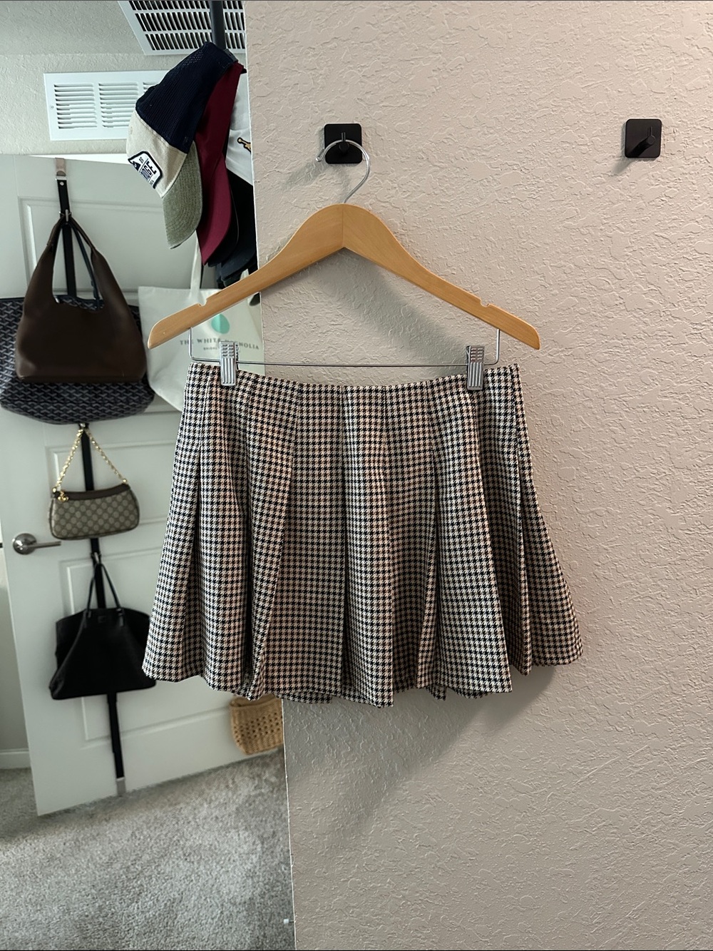 Pleaded mini skirt